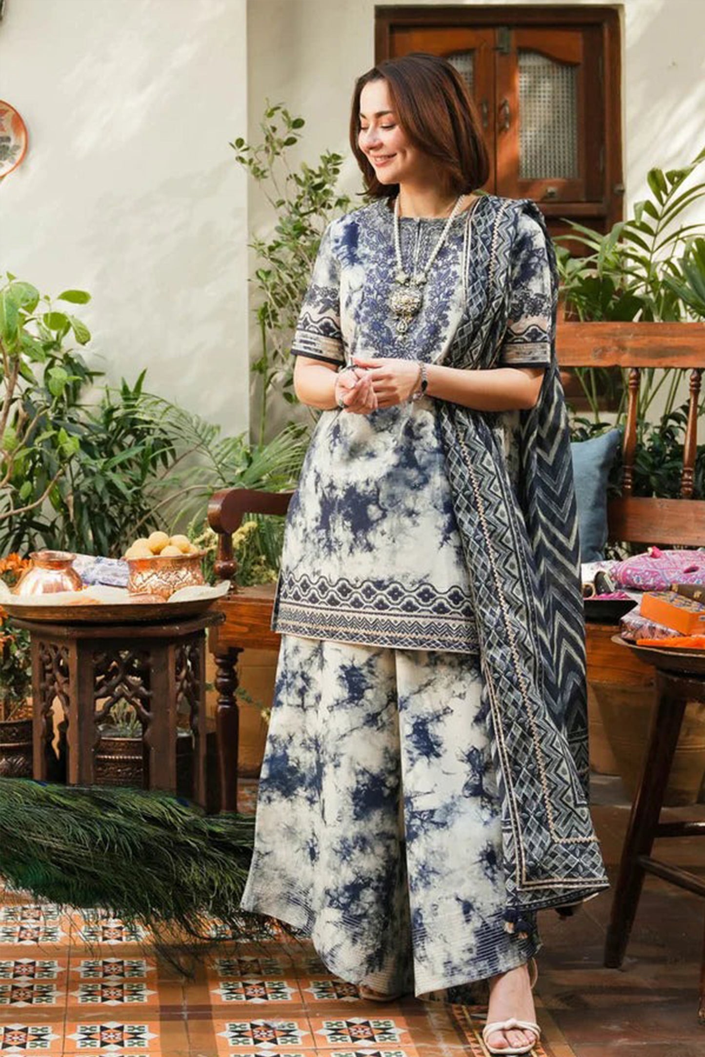 ZN1205-Faiza Saqlain 3PC Embroidery Dhanak Printed Suit