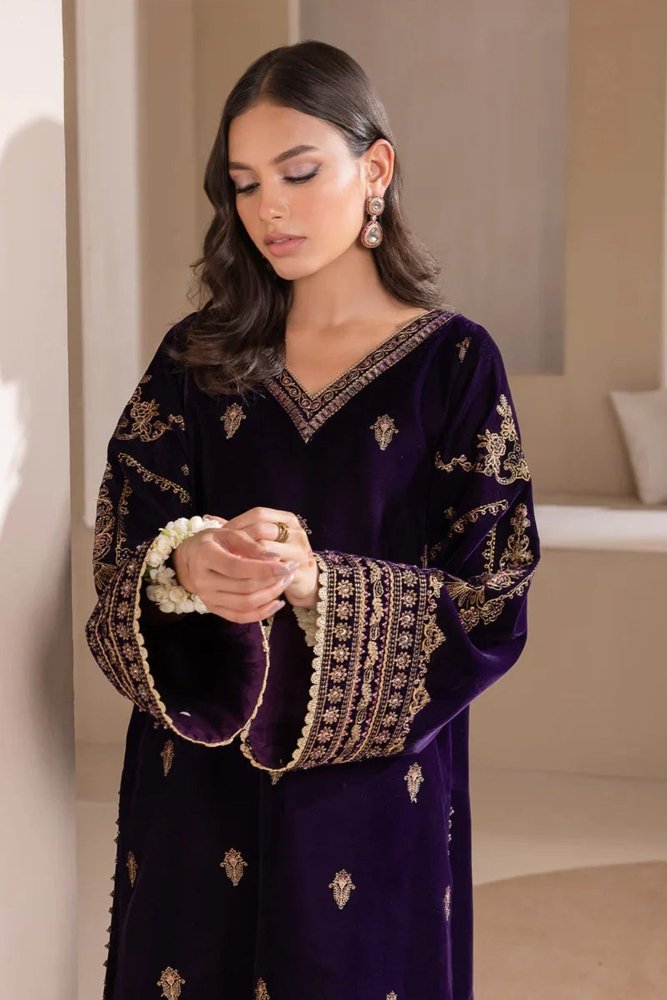 ZN1111 - Winter Baroque Velvet Embroidered with Embroidered duppatta Winter Collection - ZoniyaClothing