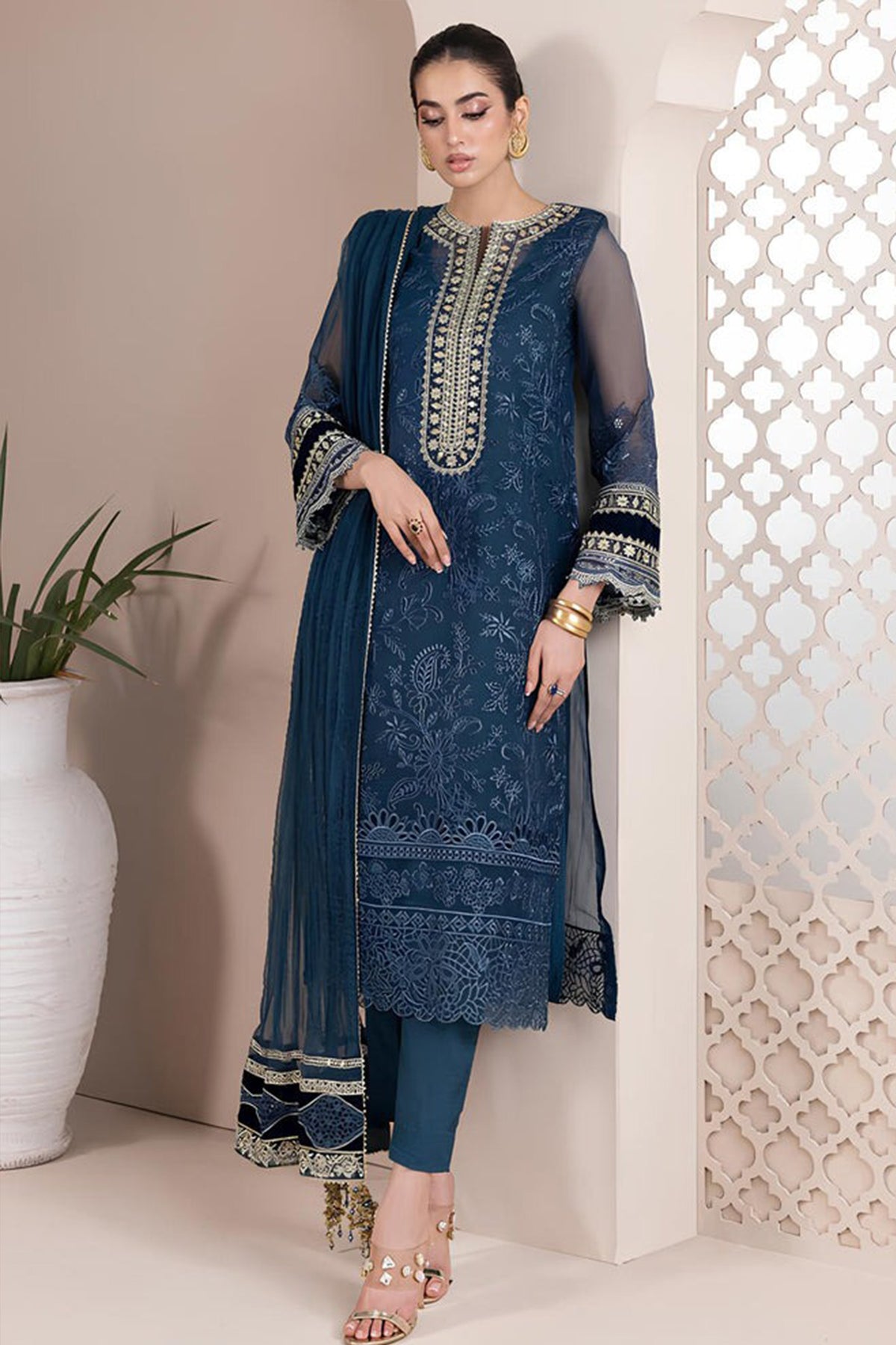 ZN727-BAROQUE-Embroidered 3pc organza dress with organza duppata