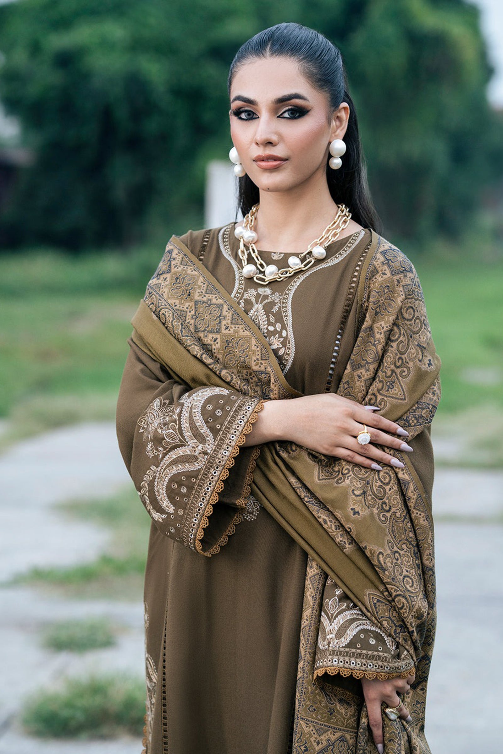 Jazmin - Winter 3PC Dhanak Embroidered Suit -ZN1116