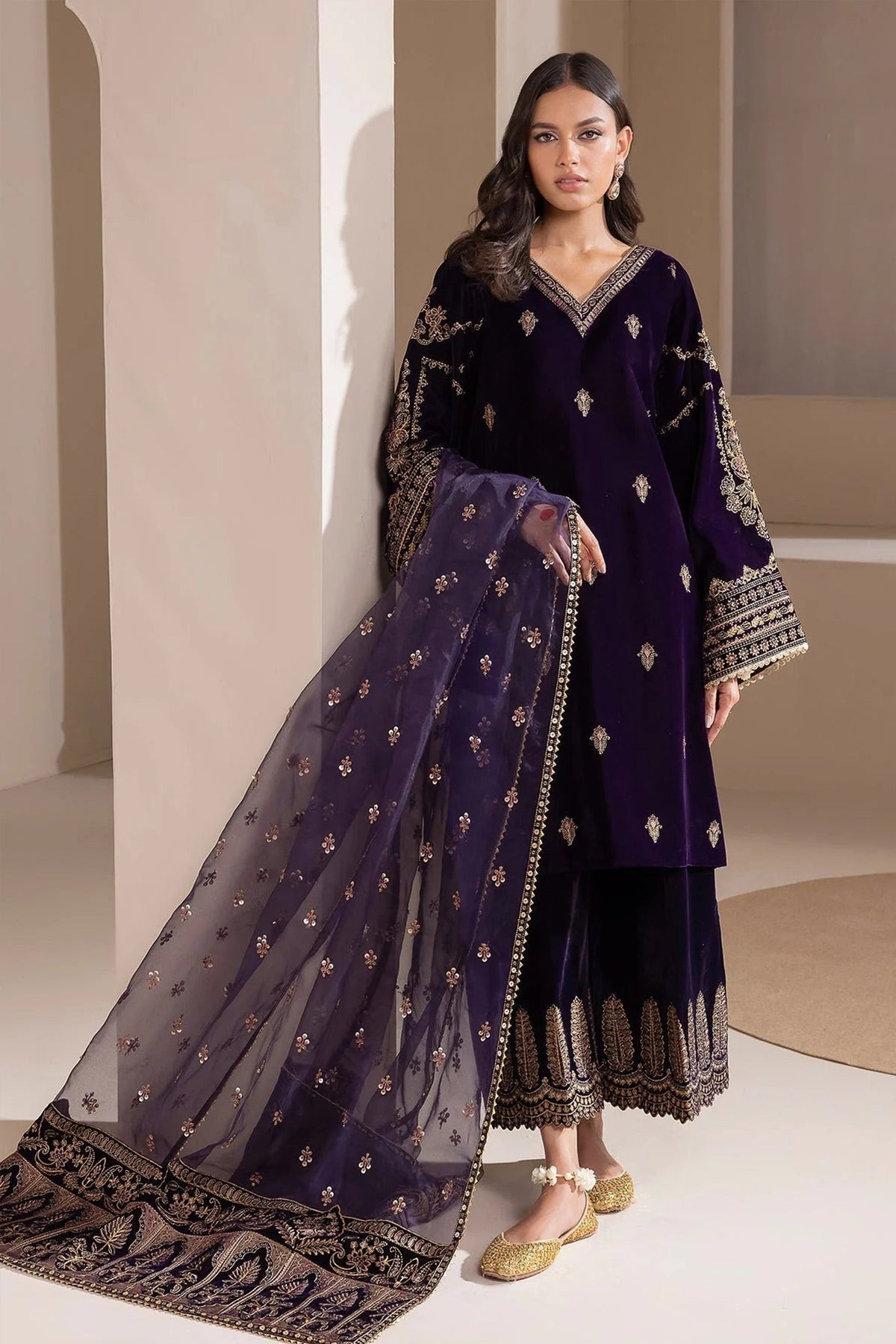 ZN1111 -WINTER Velvet Embroidered with Embroidered duppatta Winter Collection
