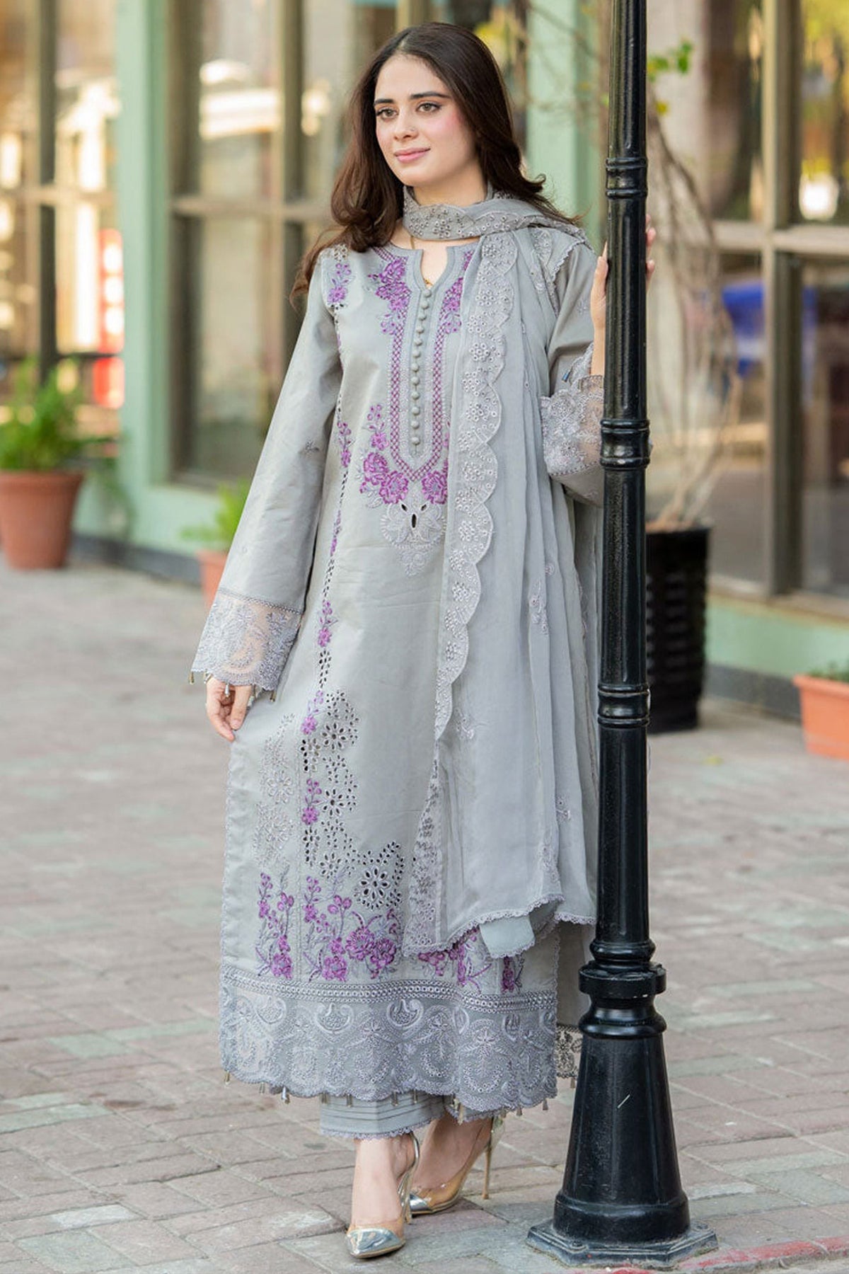 ZN1126-LIBAAS-3PC DHANAK EMBROIDERED SHIRT WITH CHIFFON EMBROIDERED DUPATTA