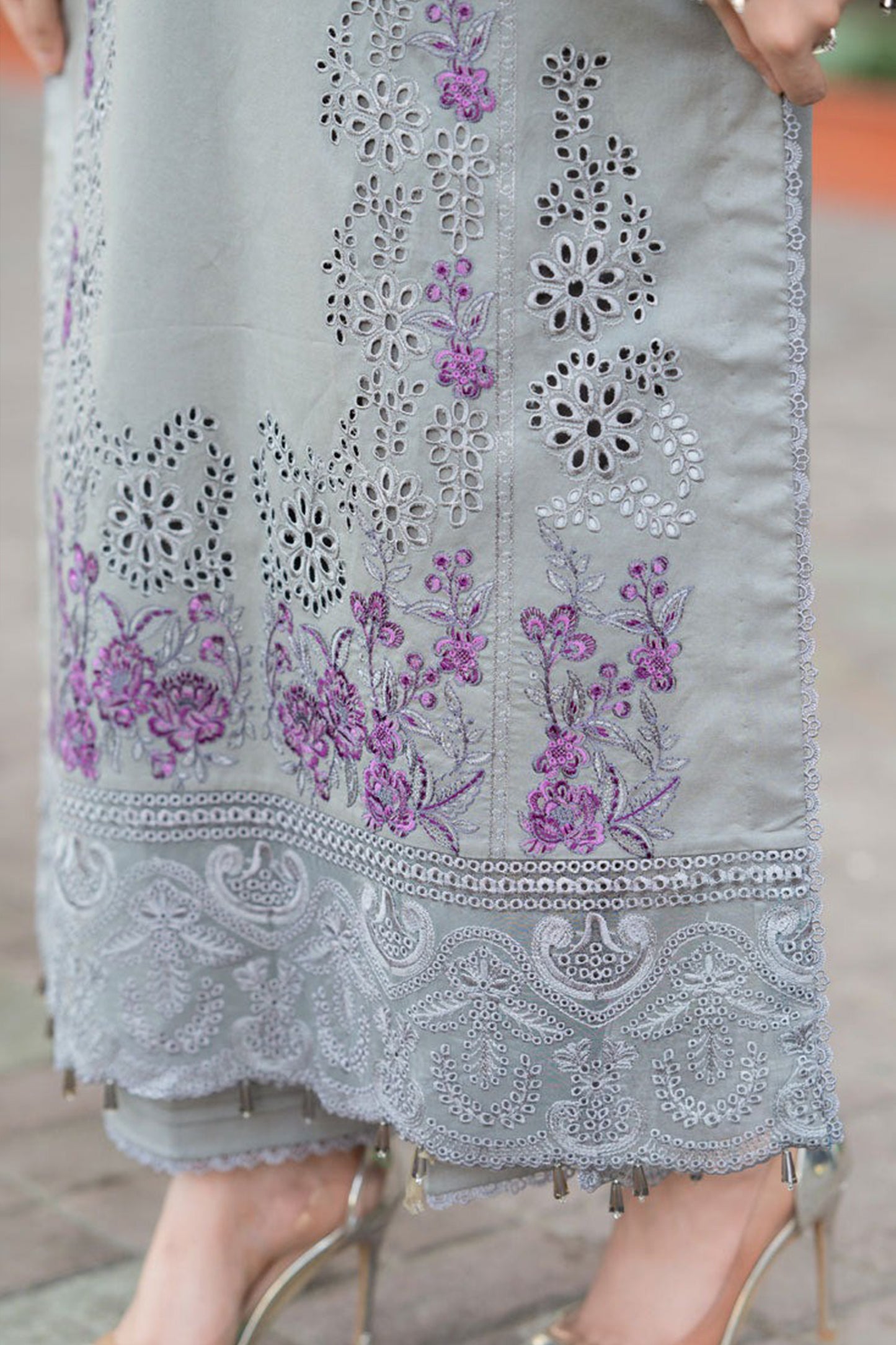ZN1126-LIBAAS-3PC DHANAK EMBROIDERED SHIRT WITH CHIFFON EMBROIDERED DUPATTA