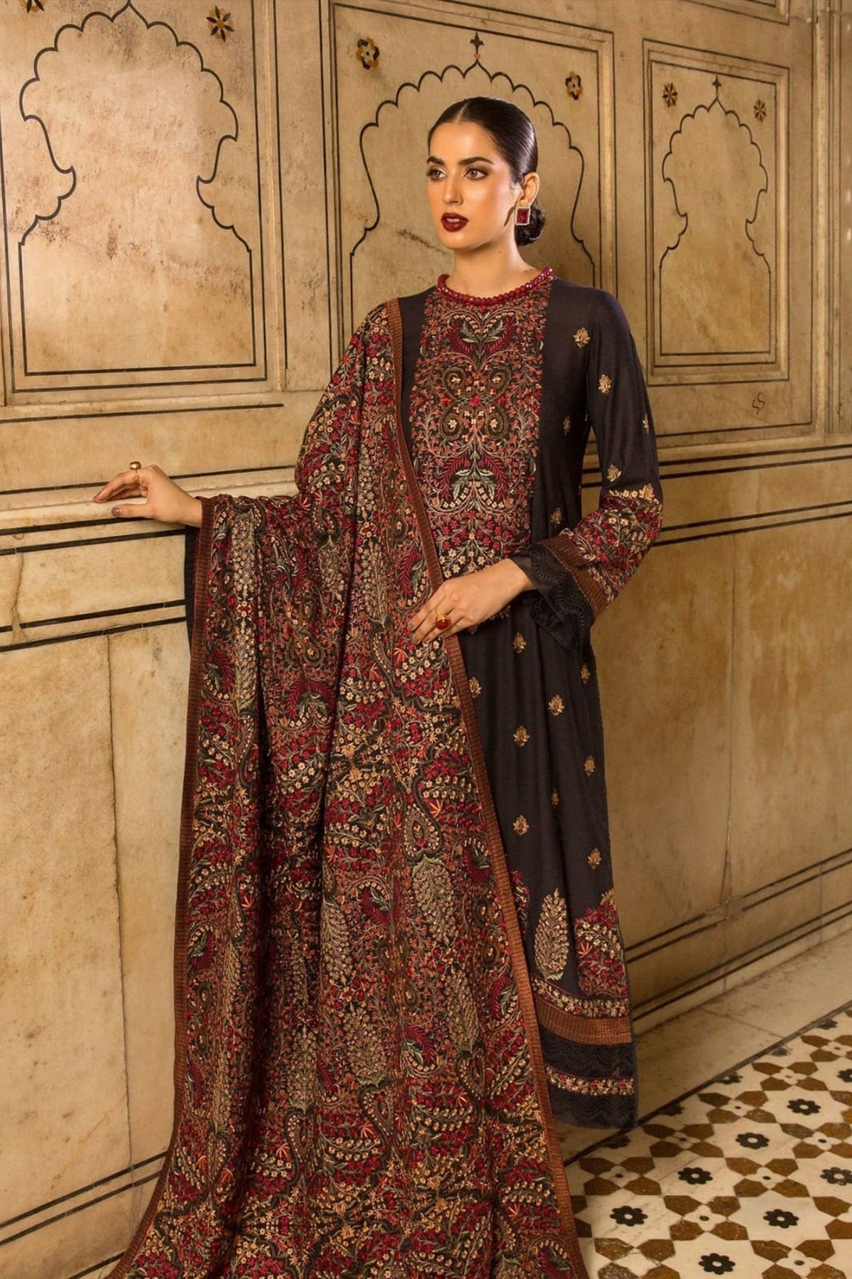 ZN546-WINTER 3-Pc Embroidered Dhanak Suit with Heavy Embroidered Dhanak Shawll