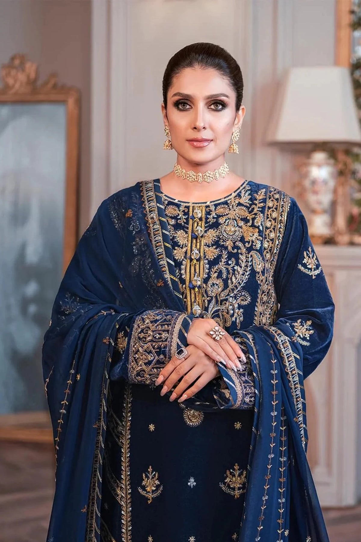 ZN607-WINTER Embroidered Velvet Three piece With Embridered Chiffon Duppatta