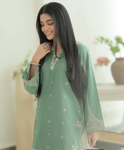 URGE PRET CHAAND 2PC LAWN EMBROIDERED ZN1343