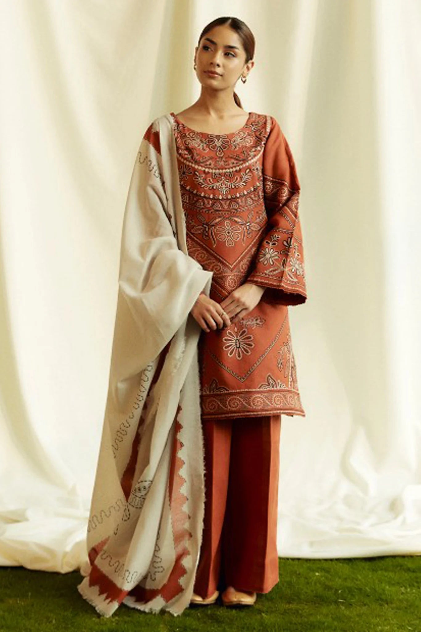 ZN953-WINTER 3PC Dhannak Embroidered suit with Printed Shawll