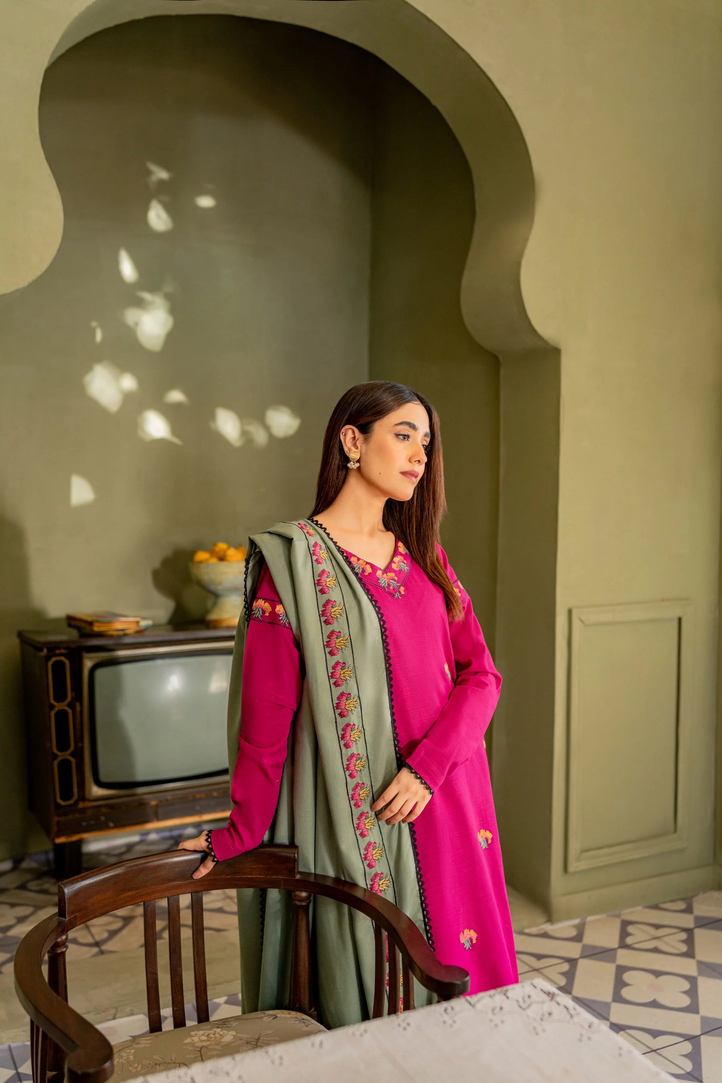 ZN571-WINTER 3PC Dhanak suit with Embroidered Shawll