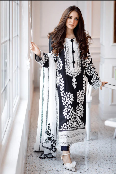ZN151-3PC Lawn Embroidered Shirt With Embroidered Chiffon Dupatta
