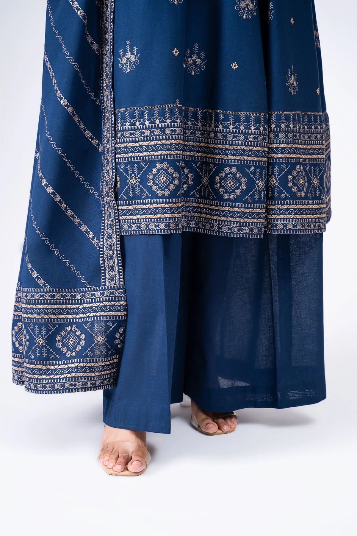 ZN578-WINTER 3-Pc Embroidered Dhanak Suit with Heavy Embroidered Dhanak Shawll