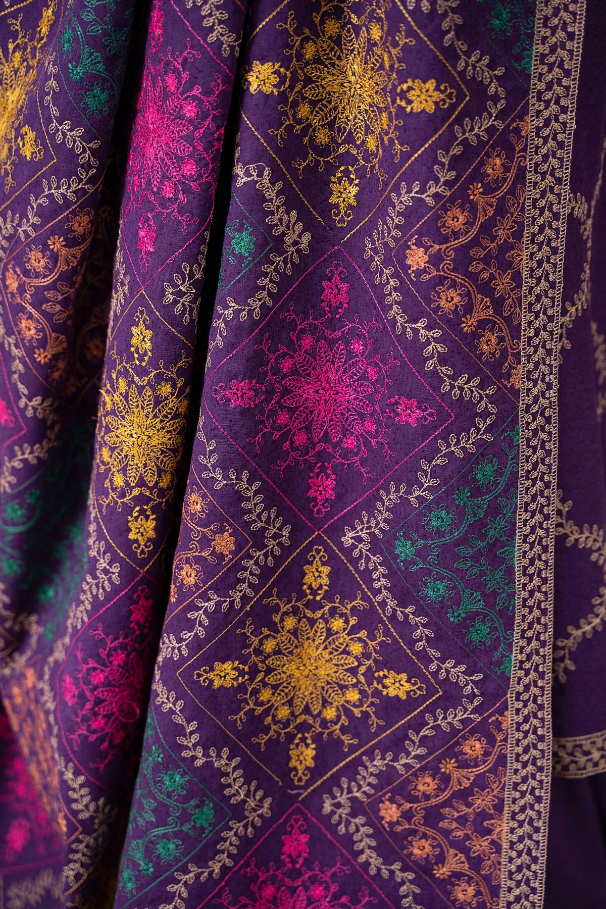 ZN603-WINTER 3-Pc Embroidered Dhanak Suit with Heavy Embroidered Dhanak Shawll