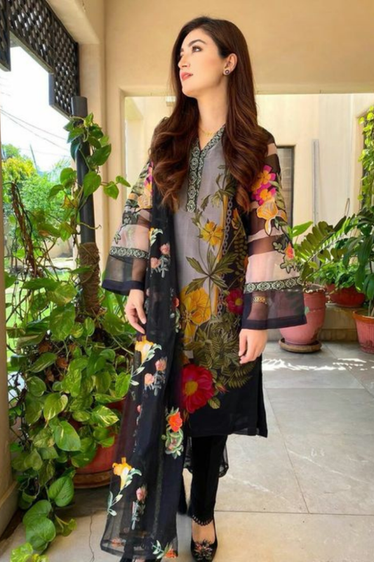 ZN113 - 3PC Lawn Printed suit with Chiffon Duppata - ZoniyaClothing