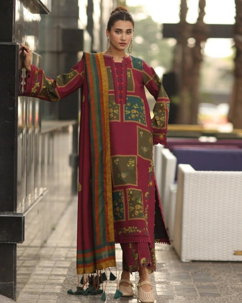 ZN1232 Winter 3PC Karandi Digital Print Dress - ZoniyaClothing