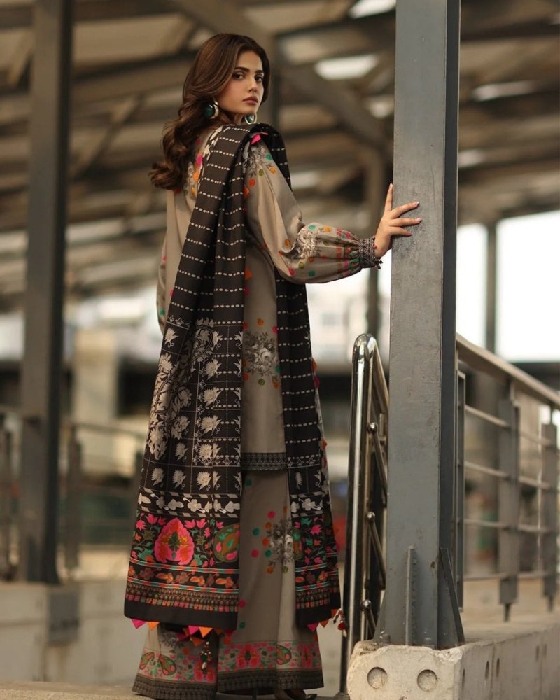 ZN1233 Winter 3PC Karandi Digital Print Dress - ZoniyaClothing