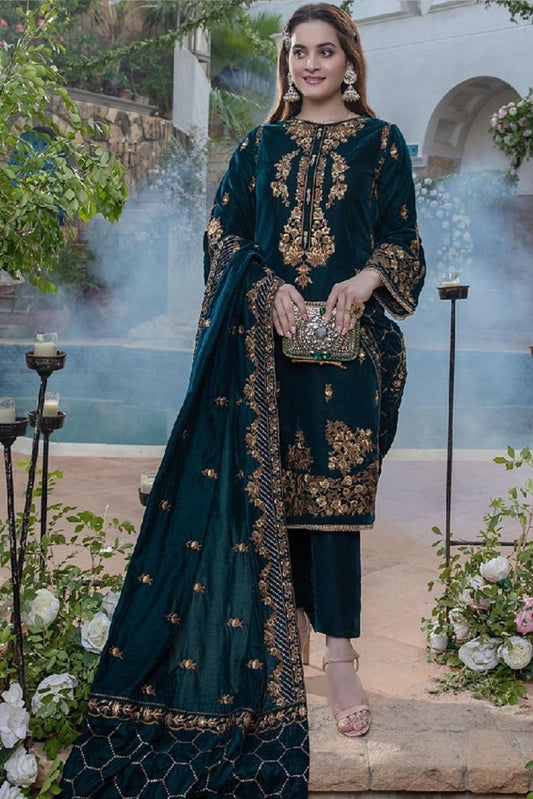 ZN402 - WINTER Embroidered Velvet Three piece With Velvet Shawl Winter Collection - ZoniyaClothing