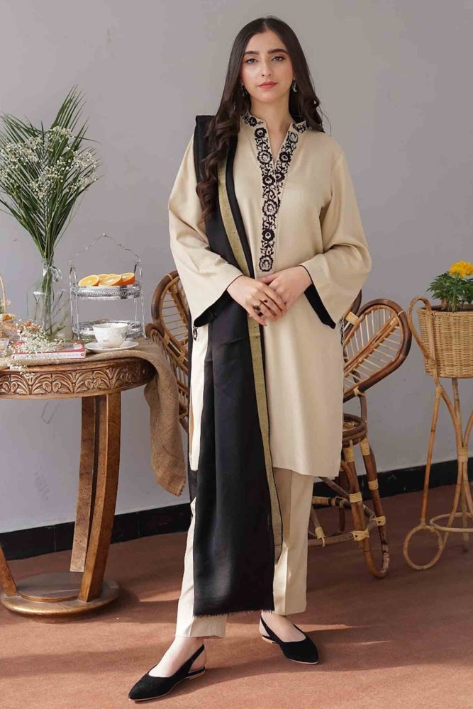 ZN407 - WINTER 3PC Dhanak suit with Embroidered Shawll - ZoniyaClothing