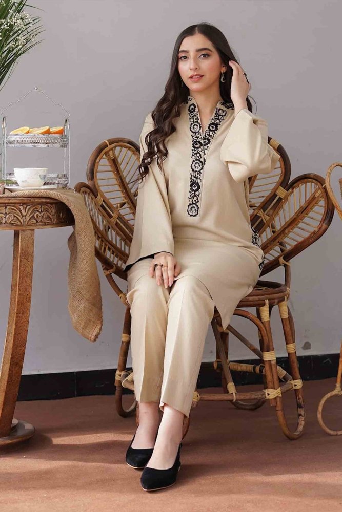 ZN407 - WINTER 3PC Dhanak suit with Embroidered Shawll - ZoniyaClothing