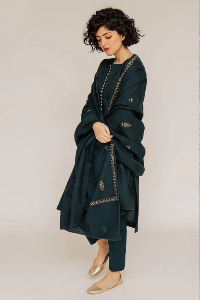 ZN566 - Winter 3PC Dhanak Embroidered Suit with Dhanak Embroidered Shawll - ZoniyaClothing