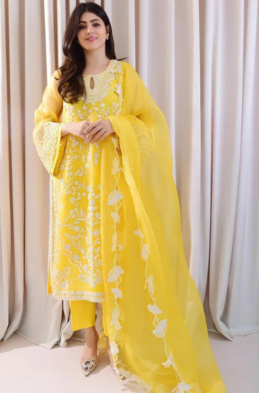 ZN040-3PC Lawn Embroidered Shirt With Organza Embroidered Dupatta